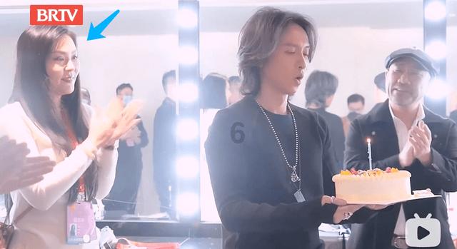 男友拉黑我所有用新号码打给他居然说让我别烦他什么意思?-专业问答平台,快速解答您的疑问