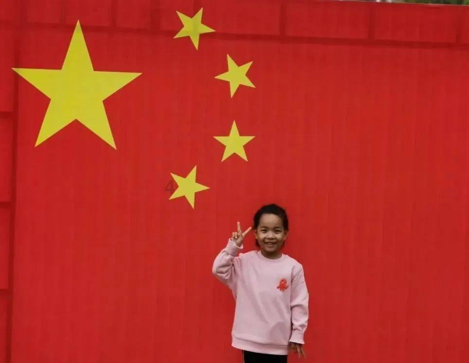 两会微访谈丨陵水黎族自治县委副书记、县长罗桦:聚焦精准招商 推动产业转型升级