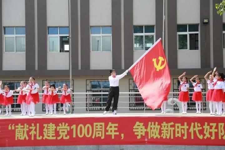 拜仁官方:科曼左膝内侧韧带撕裂,将在未来几周伤缺