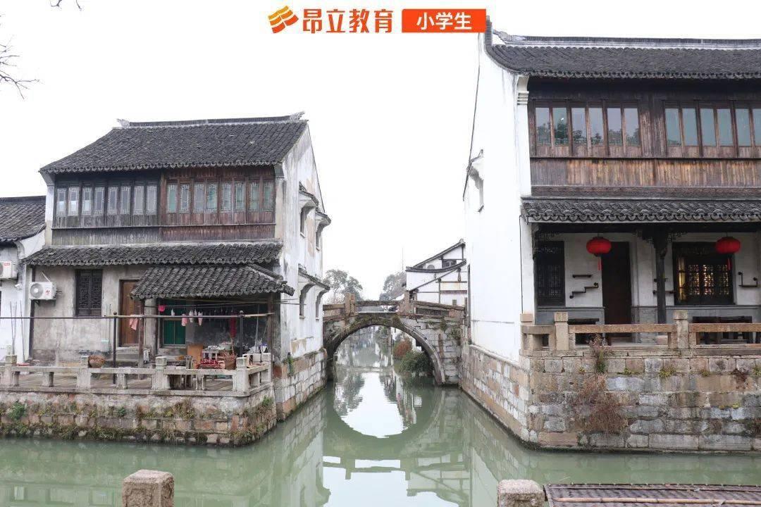 hmcl启动器怎么加模组游戏画面